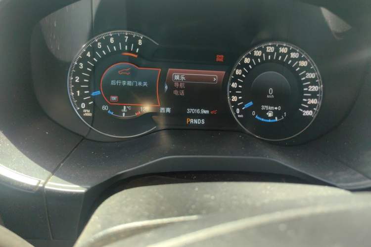 Used Ford Edge 2015 2.0T GTDi Four-Wheel Drive Prestige Model Odometer Close Up