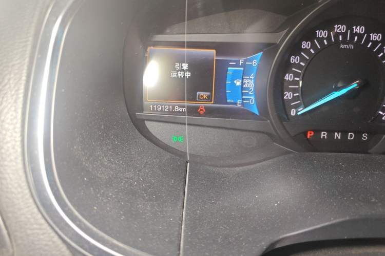 Used Ford Edge 2015 2.0T GTDi 4x4 High-Grade Model Odometer Close Up