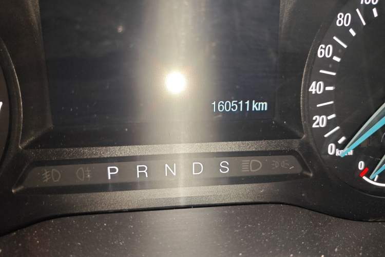 Used Ford Edge 2015 2.0T GTDi Two-Wheel-Drive Platinum Edition Odometer Close Up