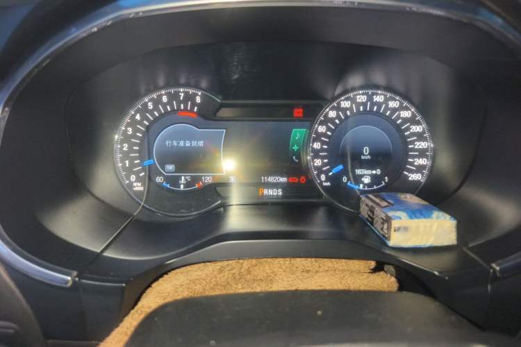 Used Ford Edge 2015 2.0T GTDi Four-Wheel Drive Prestige Model Odometer Close Up