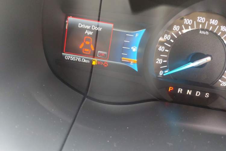 Used Ford Edge 2015 2.7T GTDi 4x4 Sporty 7-Seater Odometer Close Up