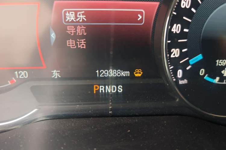 Used Ford Edge 2015 2.0T GTDi Four-Wheel Drive Prestige Model Odometer Close Up