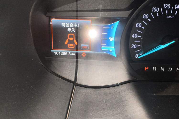Used Ford Edge 2015 2.0T GTDi Two-Wheel-Drive High-Line Version Odometer Close Up