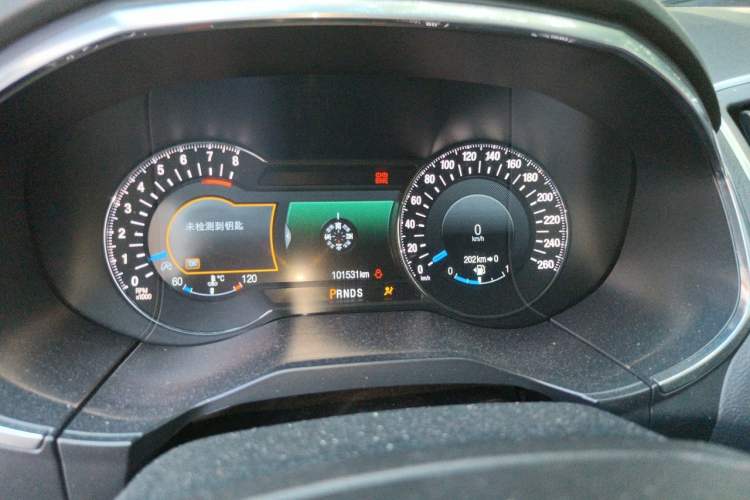 Used Ford Edge 2015 2.0T GTDi Four-Wheel Drive Prestige Model Odometer Close Up