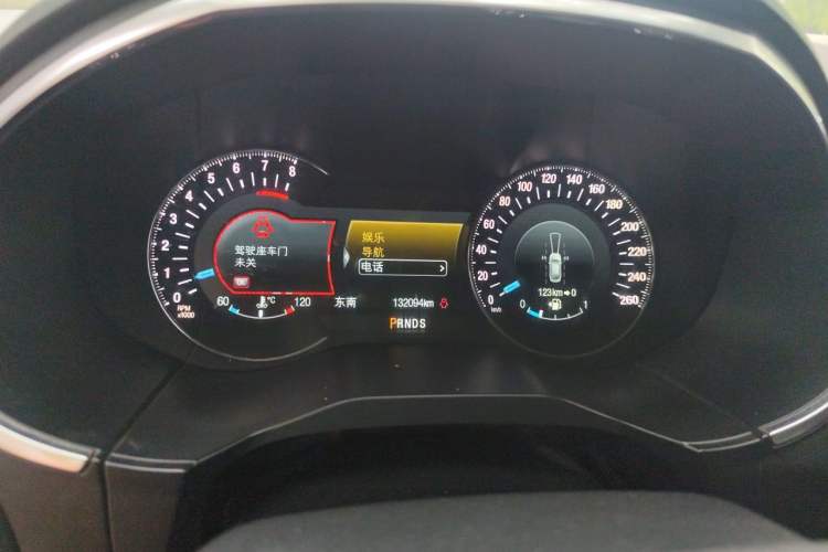 Used Ford Edge 2015 2.7T GTDi 4x4 Prestige 7-Seater Odometer Close Up
