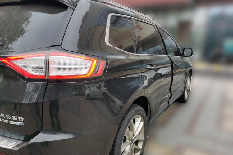 Used Ford Edge 2015 2.7T GTDi 4x4 Prestige 7-Seater Rear Right 45 Deg