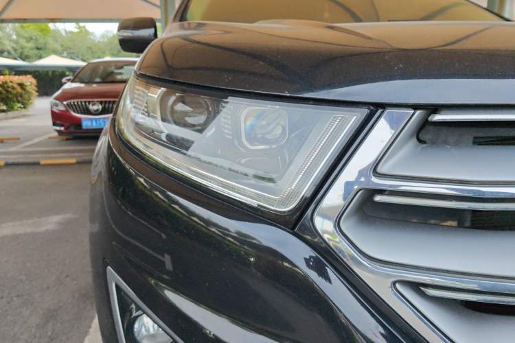Used Ford Edge 2015 2.0T GTDi 4x4 High-Grade Model Right Front Headlight