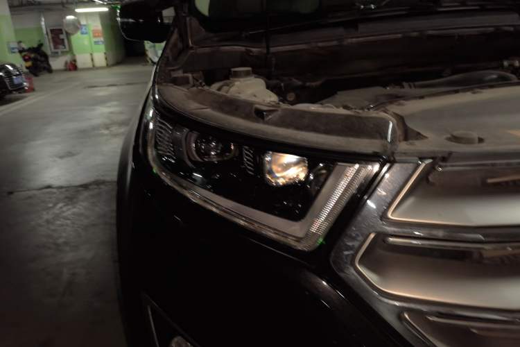 Used Ford Edge 2015 2.0T GTDi 4x4 High-Grade Model Right Front Headlight