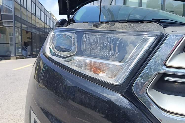 Used Ford Edge 2015 2.0T GTDi Two-Wheel-Drive Elite Edition Right Front Headlight