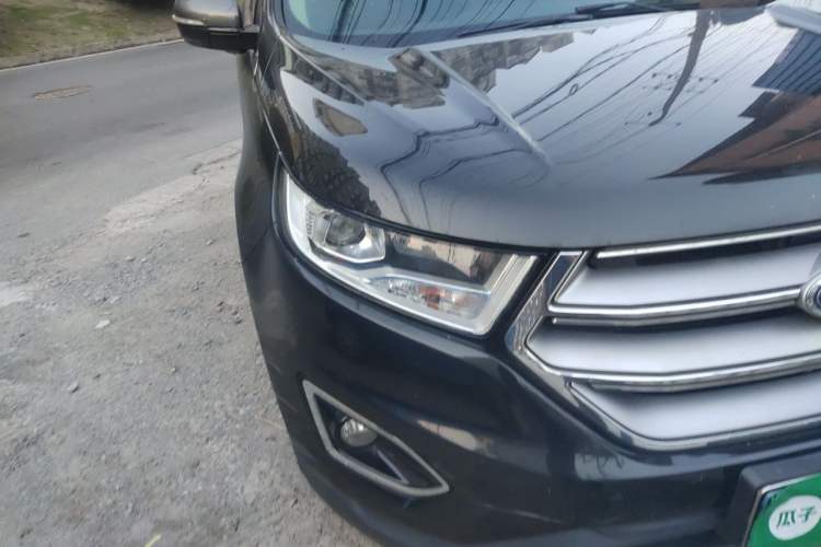 Used Ford Edge 2015 2.0T GTDi Two-Wheel-Drive Platinum Edition Right Front Headlight