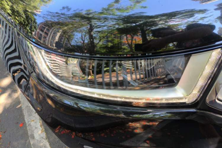 Used Ford Edge 2015 2.0T GTDi 4x4 High-Grade Model Right Front Headlight