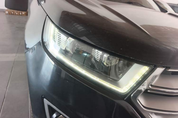 Used Ford Edge 2015 2.0T GTDi Four-Wheel Drive Prestige Model Right Front Headlight