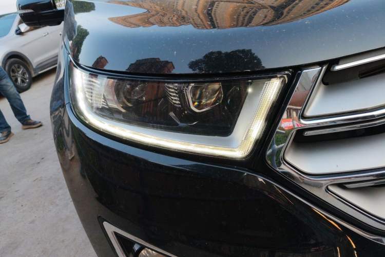 Used Ford Edge 2015 2.7T GTDi 4x4 Prestige 7-Seater Right Front Headlight