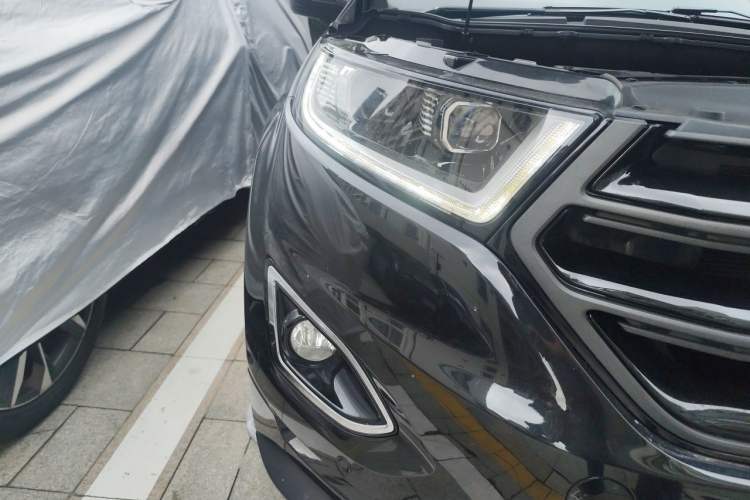 Used Ford Edge 2015 2.7T GTDi 4x4 Sporty 7-Seater Right Front Headlight