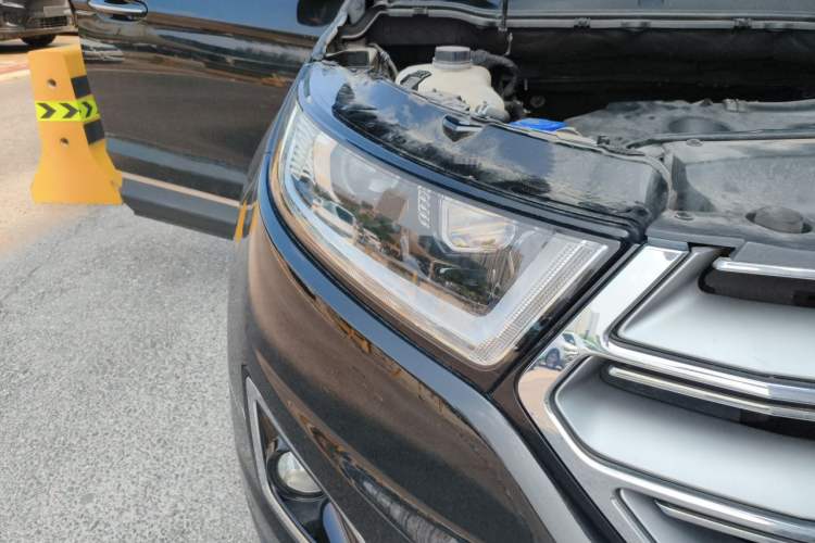 Used Ford Edge 2015 2.0T GTDi 4x4 High-Grade Model Right Front Headlight