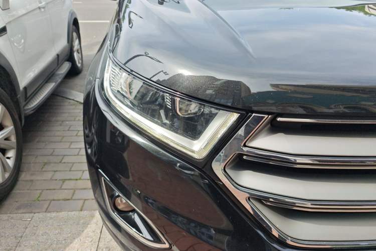 Used Ford Edge 2015 2.0T GTDi Two-Wheel-Drive High-Line Version Right Front Headlight