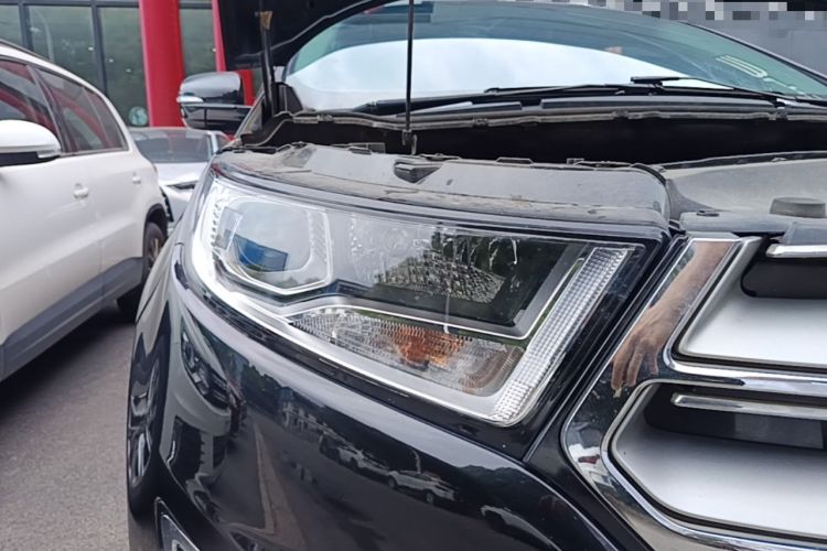 Used Ford Edge 2015 2.0T GTDi Two-Wheel-Drive Elite Edition Right Front Headlight