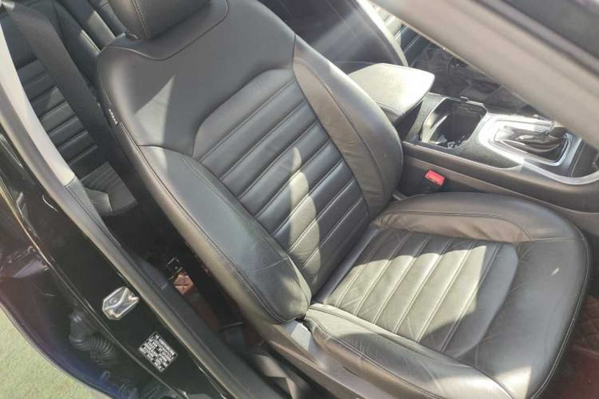 Used Ford Edge 2015 2.0T GTDi 4x4 High-Grade Model Right Front Seat