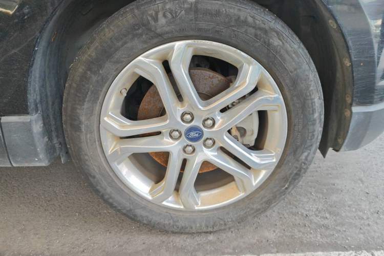 Used Ford Edge 2015 2.0T GTDi 4x4 High-Grade Model Right Front Wheel Hub