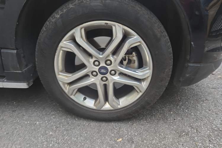 Used Ford Edge 2015 2.0T GTDi 4x4 High-Grade Model Right Front Wheel Hub