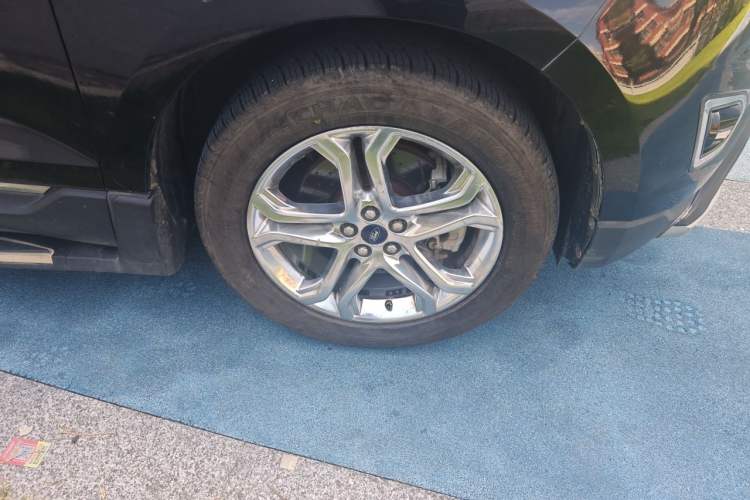Used Ford Edge 2015 2.0T GTDi 4x4 High-Grade Model Right Front Wheel Hub