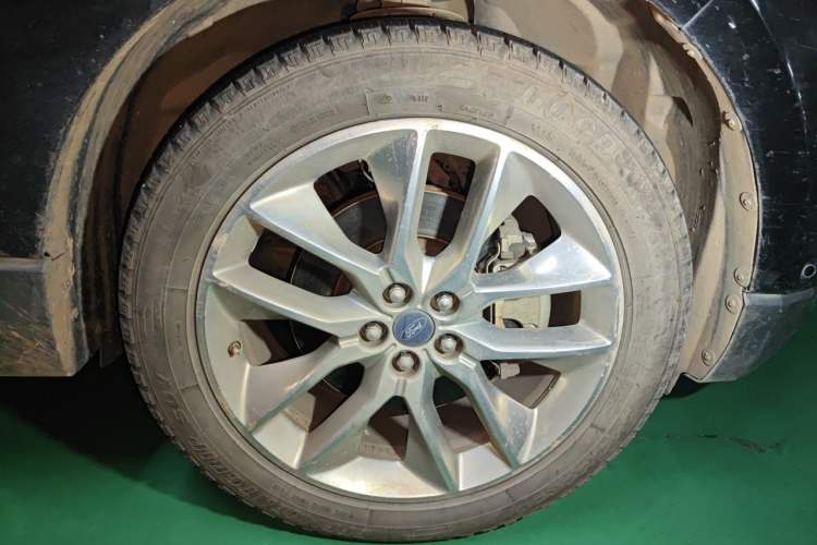 Used Ford Edge 2015 2.0T GTDi Four-Wheel Drive Prestige Model Right Front Wheel Hub