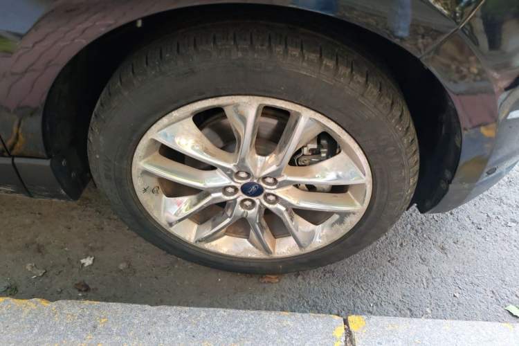 Used Ford Edge 2015 2.0T GTDi Four-Wheel Drive Prestige Model Right Front Wheel Hub