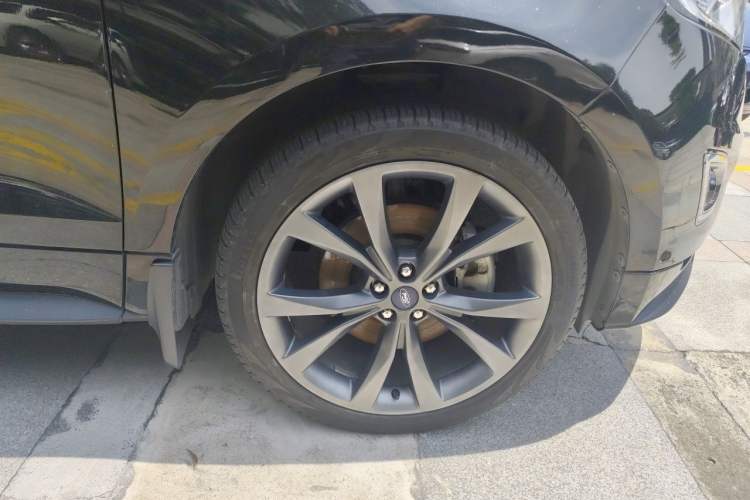 Used Ford Edge 2015 2.7T GTDi 4x4 Sporty 7-Seater Right Front Wheel Hub