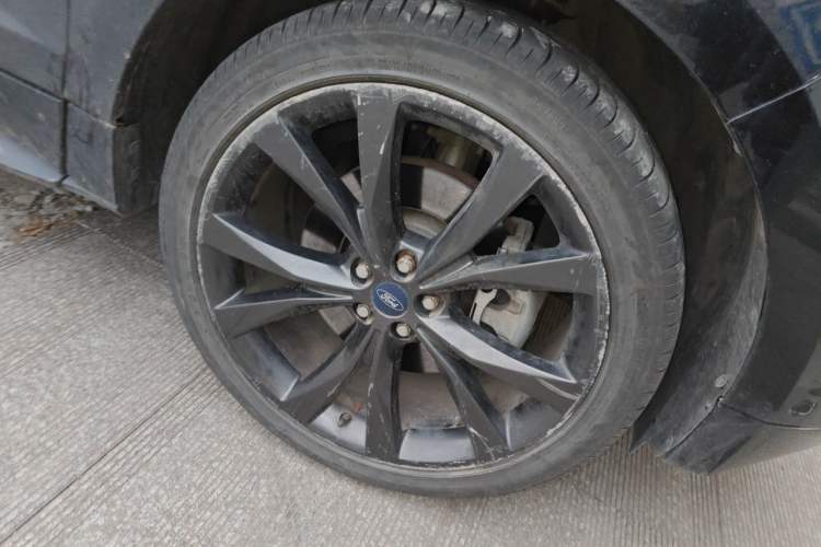 Used Ford Edge 2015 2.7T GTDi 4x4 Sporty 7-Seater Right Front Wheel Hub