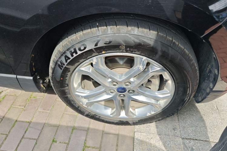 Used Ford Edge 2015 2.0T GTDi Two-Wheel-Drive High-Line Version Right Front Wheel Hub