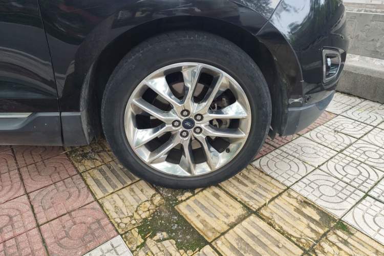Used Ford Edge 2015 2.7T GTDi 4x4 Prestige 7-Seater Right Front Wheel Hub