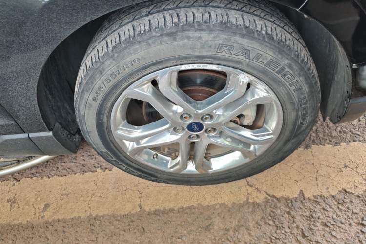 Used Ford Edge 2015 2.0T GTDi 4x4 High-Grade Model Right Front Wheel Hub