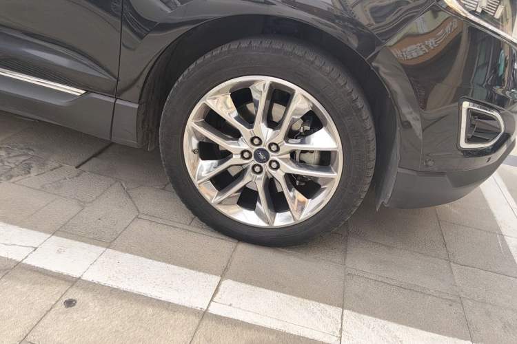 Used Ford Edge 2015 2.7T GTDi 4x4 Prestige 7-Seater Right Front Wheel Hub