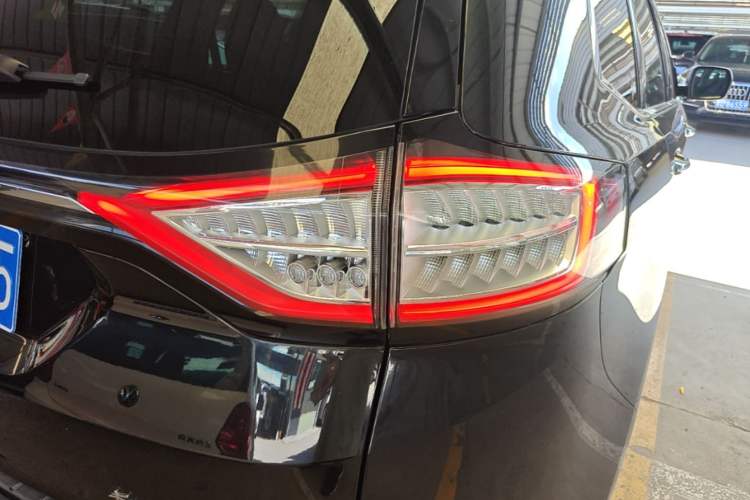 Used Ford Edge 2015 2.0T GTDi 4x4 High-Grade Model Right Rear Taillight