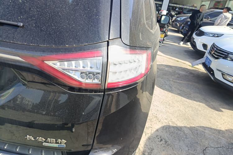 Used Ford Edge 2015 2.0T GTDi Four-Wheel Drive Prestige Model Right Rear Taillight