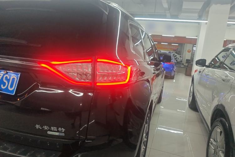 Used Ford Edge 2015 2.0T GTDi Four-Wheel Drive Prestige Model Right Rear Taillight