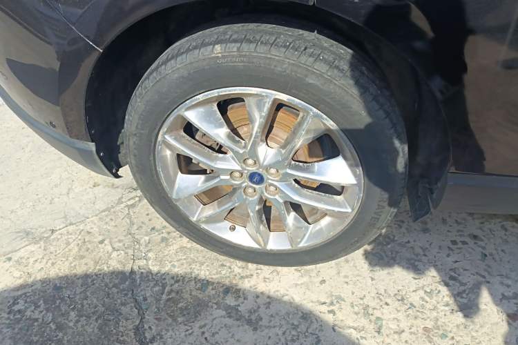 Used Ford Edge 2015 2.0T GTDi Four-Wheel Drive Prestige Model Right Rear Wheel Hub