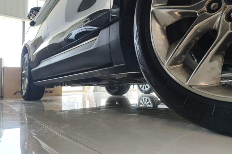 Used Ford Edge 2015 2.0T GTDi Four-Wheel Drive Prestige Model Right Side Sill