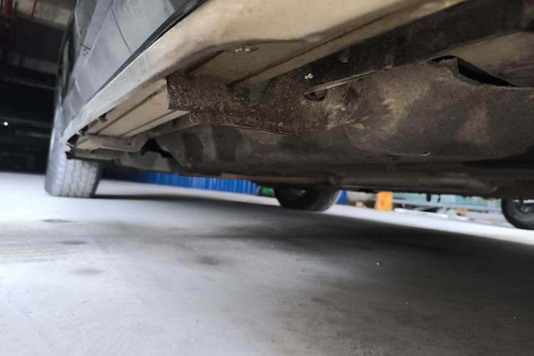 Used Ford Edge 2015 2.0T GTDi Two-Wheel-Drive Elite Edition Right Side Sill