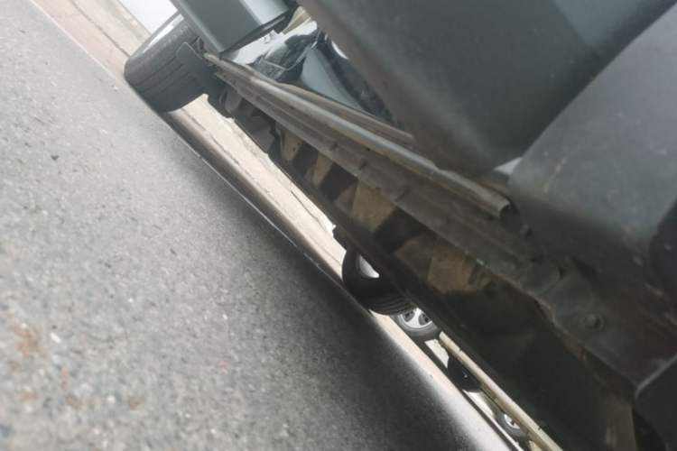 Used Ford Edge 2015 2.0T GTDi Two-Wheel-Drive Elite Edition Right Side Sill