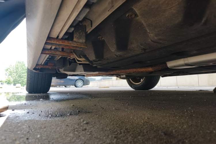 Used Ford Edge 2015 2.0T GTDi Two-Wheel-Drive High-Line Version Right Side Sill