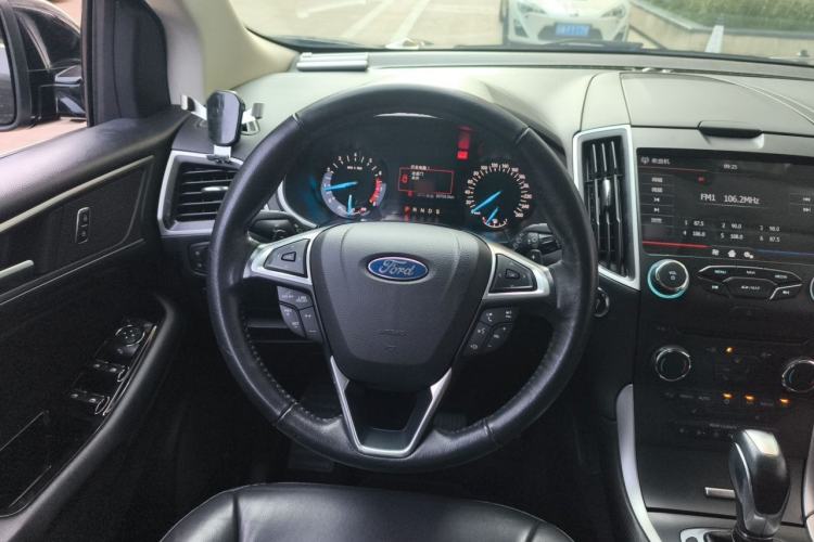 Used Ford Edge 2015 2.0T GTDi Two-Wheel-Drive Platinum Edition Steering Wheel