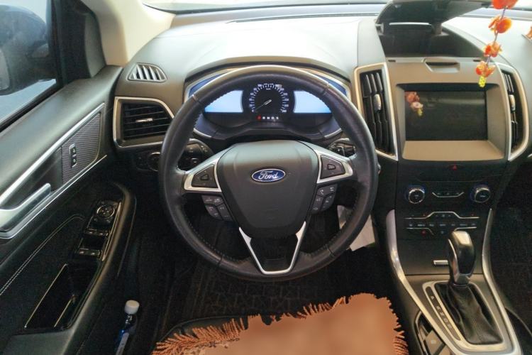 Used Ford Edge 2015 2.0T GTDi 4x4 High-Grade Model Steering Wheel