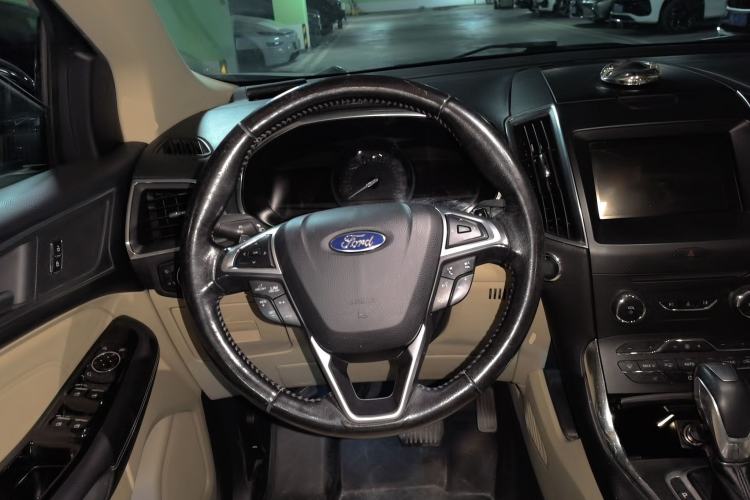 Used Ford Edge 2015 2.0T GTDi 4x4 High-Grade Model Steering Wheel