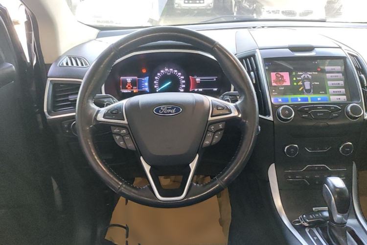 Used Ford Edge 2015 2.0T GTDi Two-Wheel-Drive High-Line Version Steering Wheel