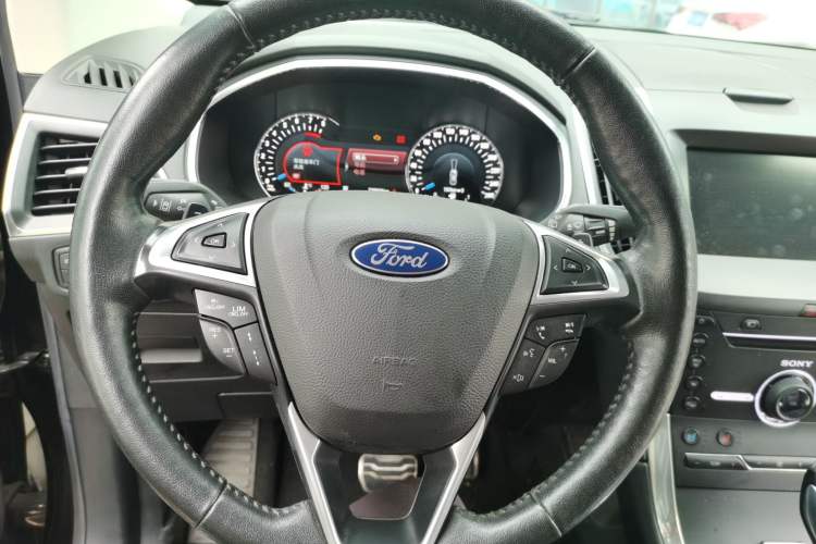 Used Ford Edge 2015 2.7T GTDi 4x4 Prestige 7-Seater Steering Wheel