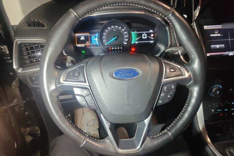 Used Ford Edge 2015 2.0T GTDi 4x4 High-Grade Model Steering Wheel