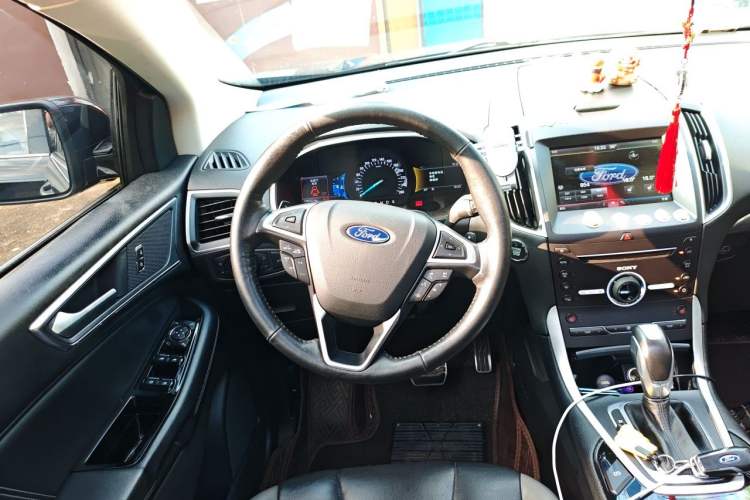 Used Ford Edge 2015 2.7T GTDi 4x4 Sporty 7-Seater Steering Wheel