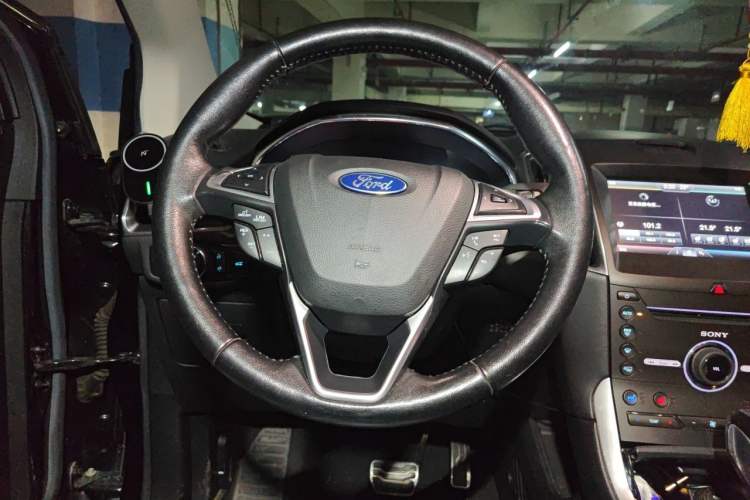 Used Ford Edge 2015 2.0T GTDi Four-Wheel Drive Prestige Model Steering Wheel