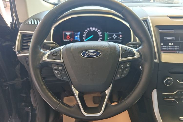 Used Ford Edge 2015 2.0T GTDi 4x4 High-Grade Model Steering Wheel